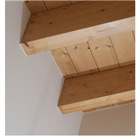 Riempimento tra legno e muro con RX400 Rualaix Elastic senza l'utilizzo di garze di sottofondo.